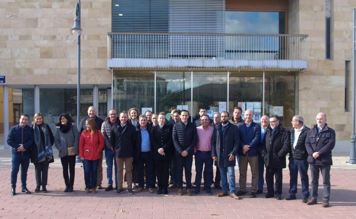 El sector piñonero acuerda en Pedrajas crear una asociación ante el riesgo de desaparecer