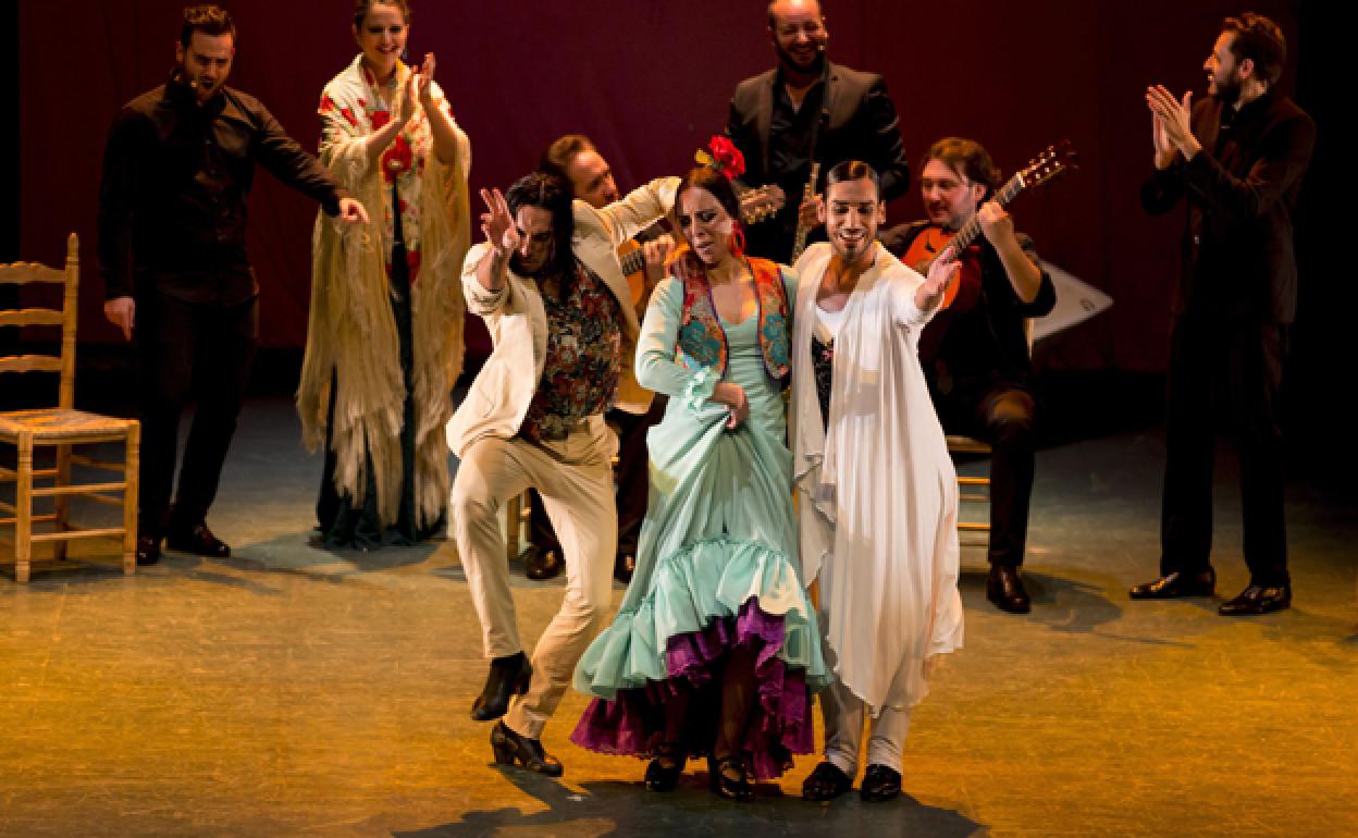  Eduardo Guerrero (a la dcha.) junto a Yolanda Osuna y Amador Rojas. 