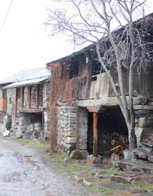 Imagen secundaria 2 - Panel de información de la ruta, río Salentinos y la villa berciana del mismo nombre. 