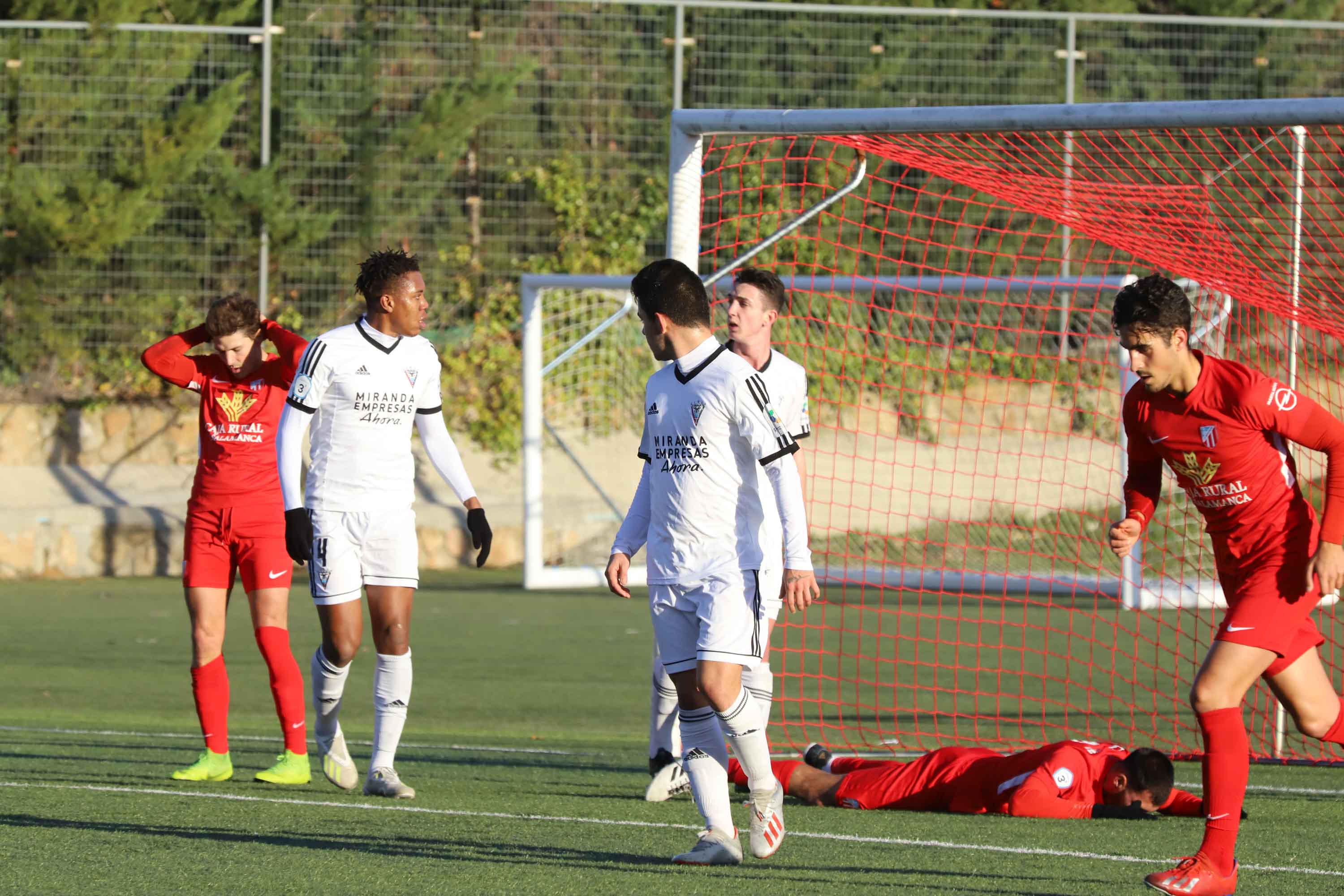 Fotos: UD Santa Marta- Mirandés B (0-0)