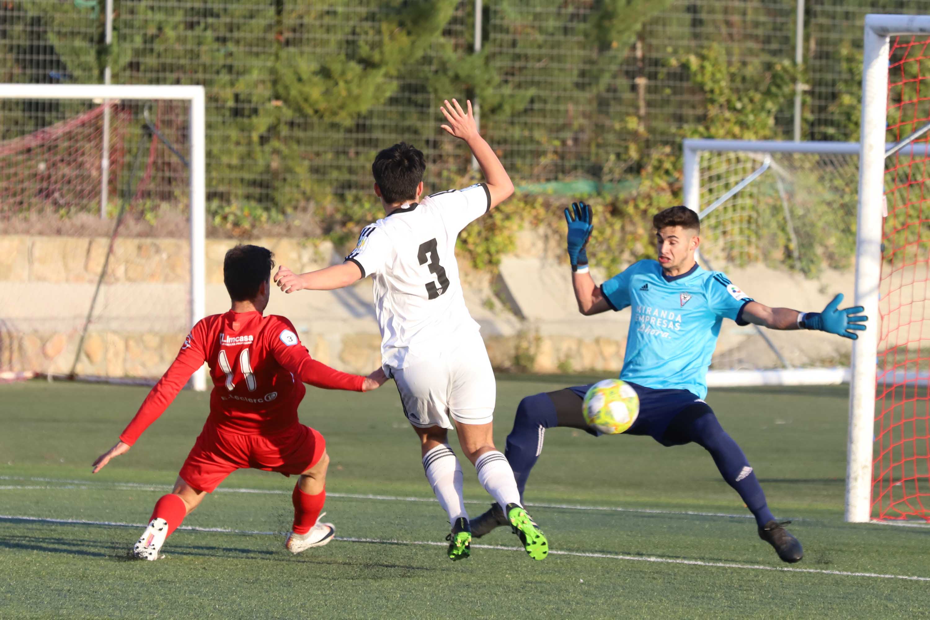 Fotos: UD Santa Marta- Mirandés B (0-0)