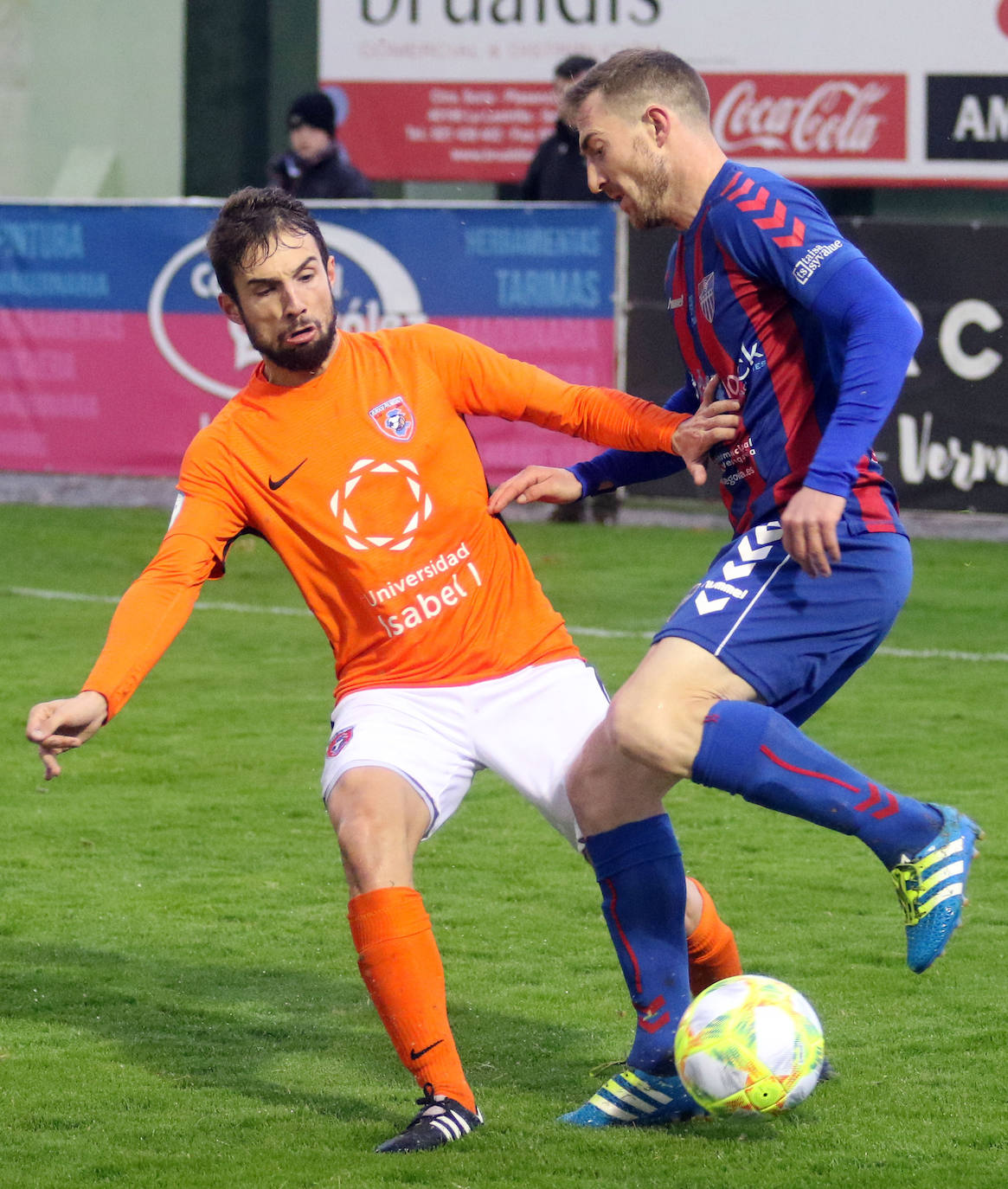 Partido entre la Gimnástica Segoviana y el Burgos Promesas 