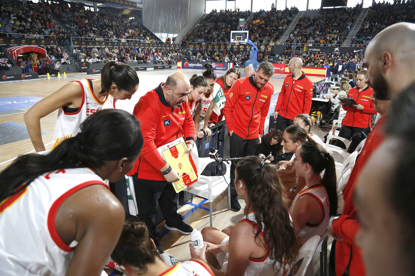 España pierde contra Francia en Palencia.