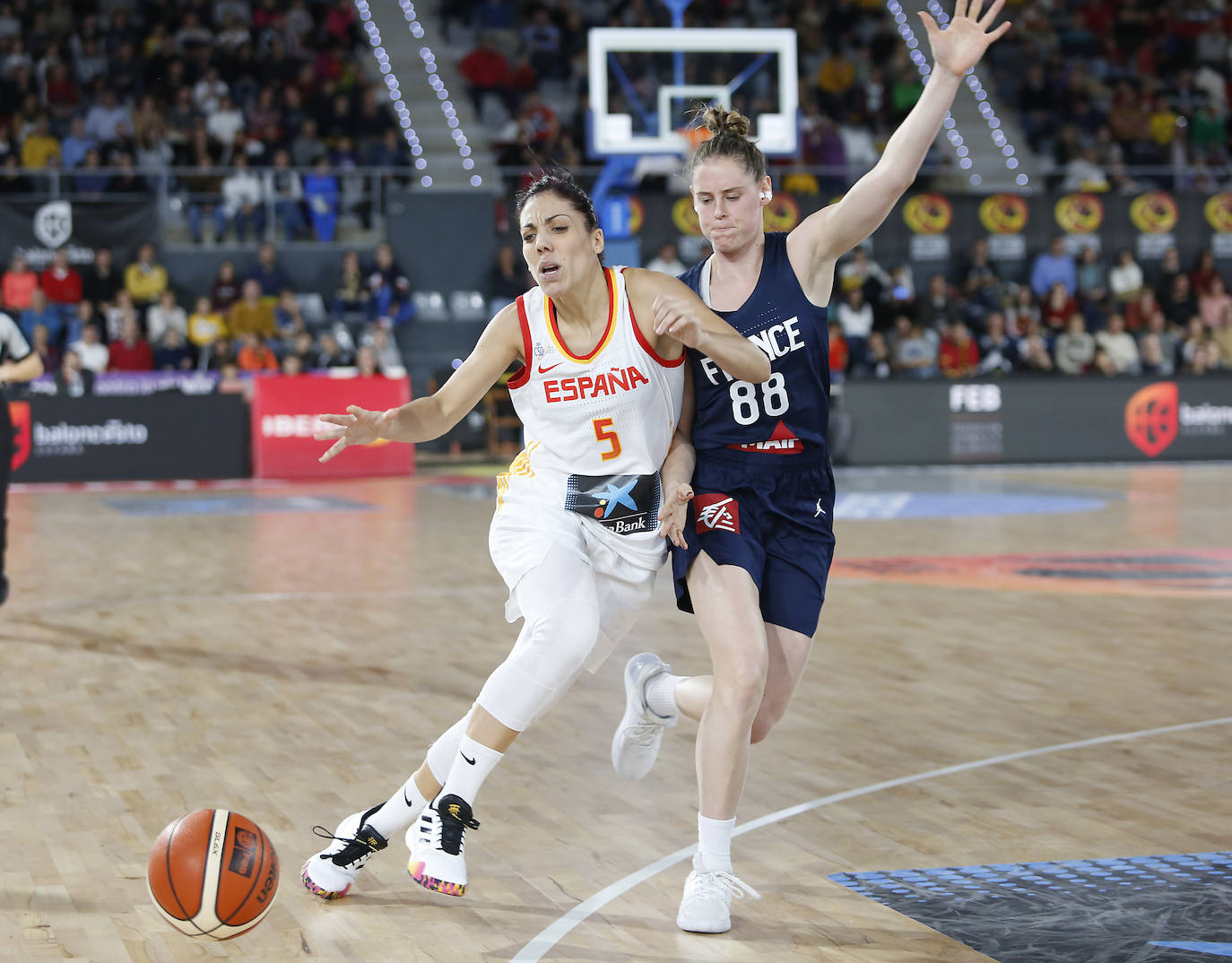 España pierde contra Francia en Palencia.