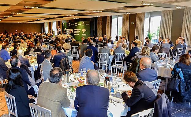 El público abarrotó el hotel AC Palacio de Santa Ana, que acogió los Encuentros en Castilla y León de El Norte de Castilla. Ramón Gómez