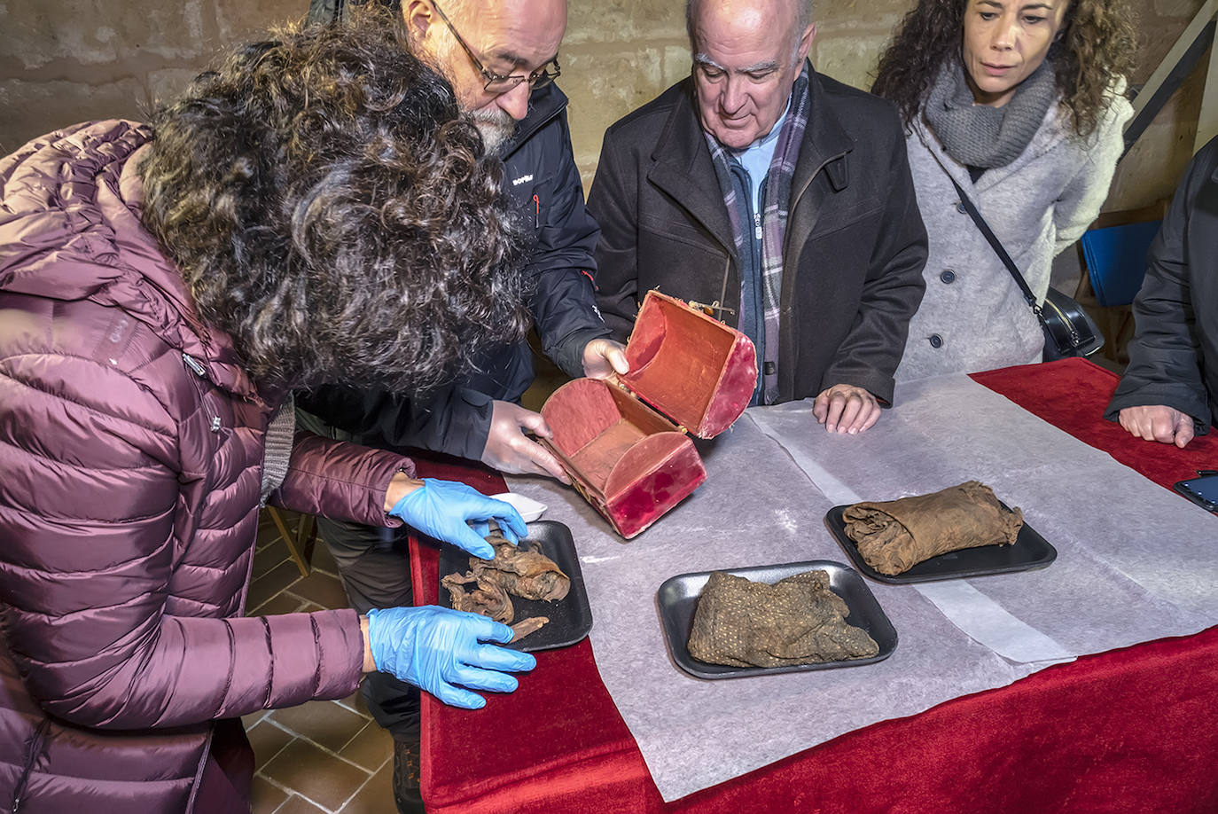 Exhumación del los restos del infante don Pedro EL NORTE