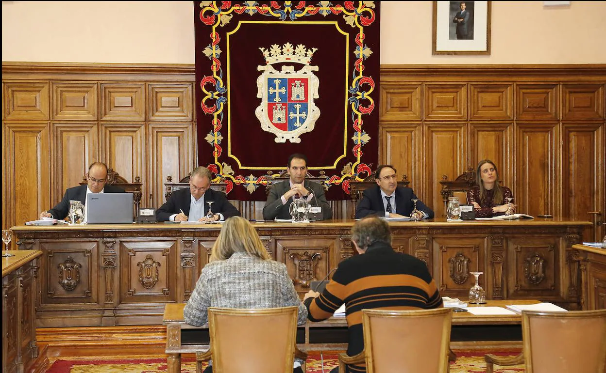 Pleno en el Ayuntamiento de Palencia. 