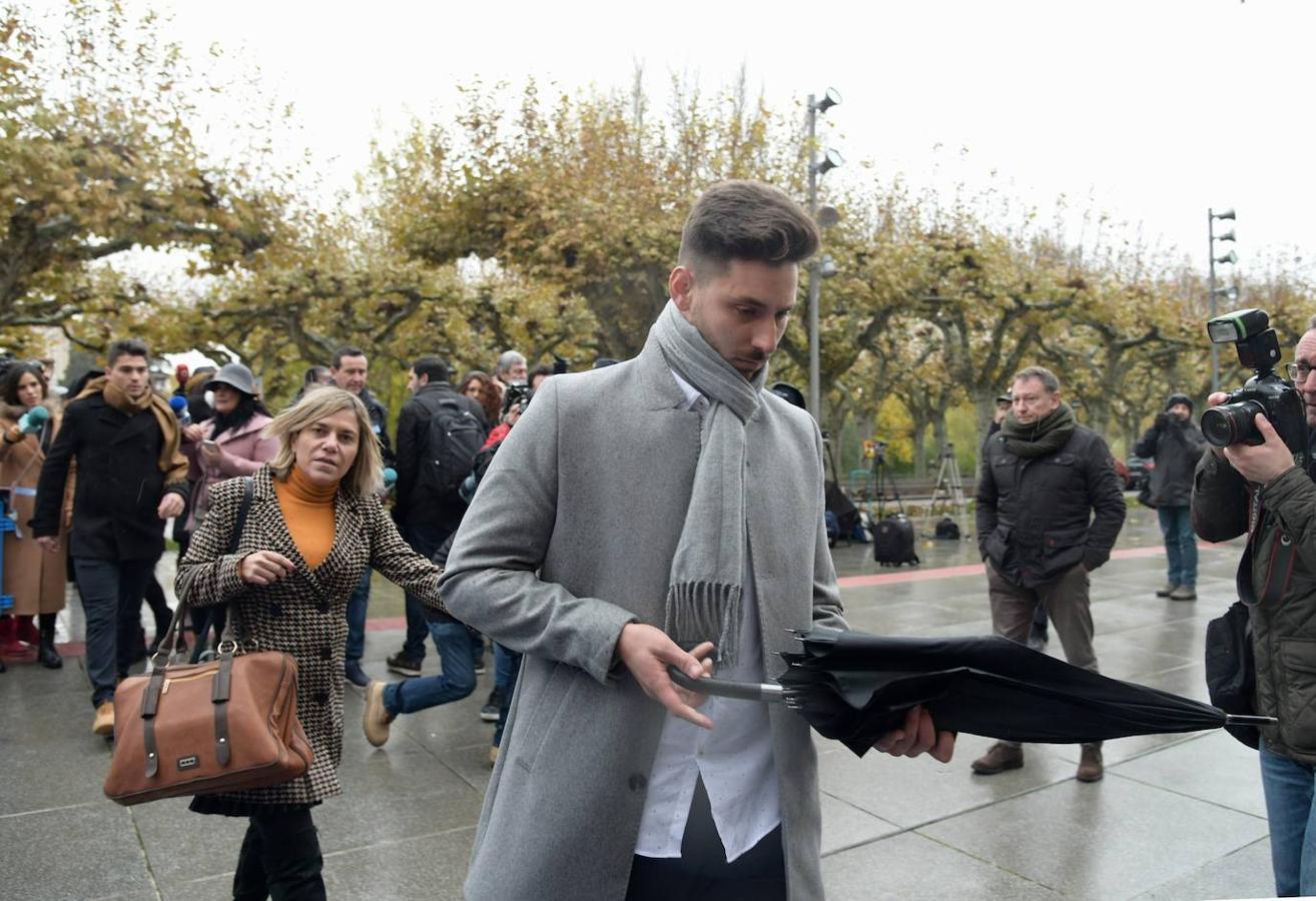 Víctor Rodríguez ‘Viti’, uno de los acusados, a su llegada al juzgado.