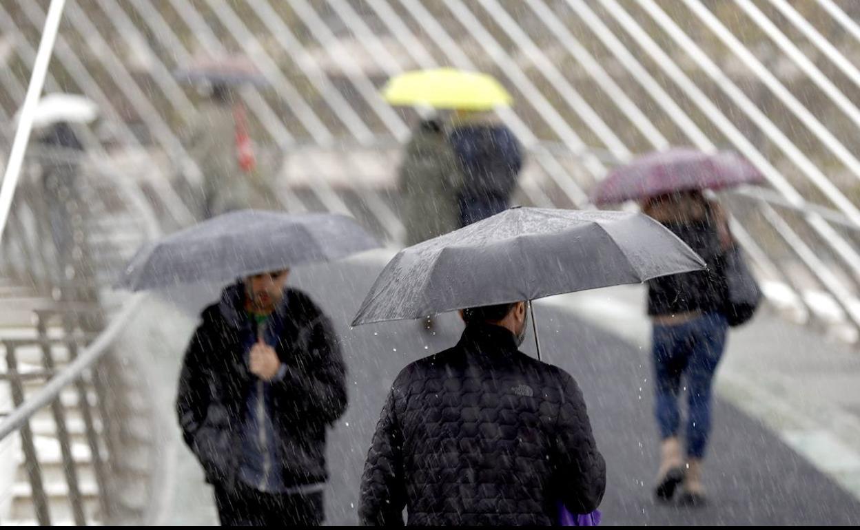Las lluvias darán una pequeña tregua el fin de semana en Valladolid para regresar el lunes