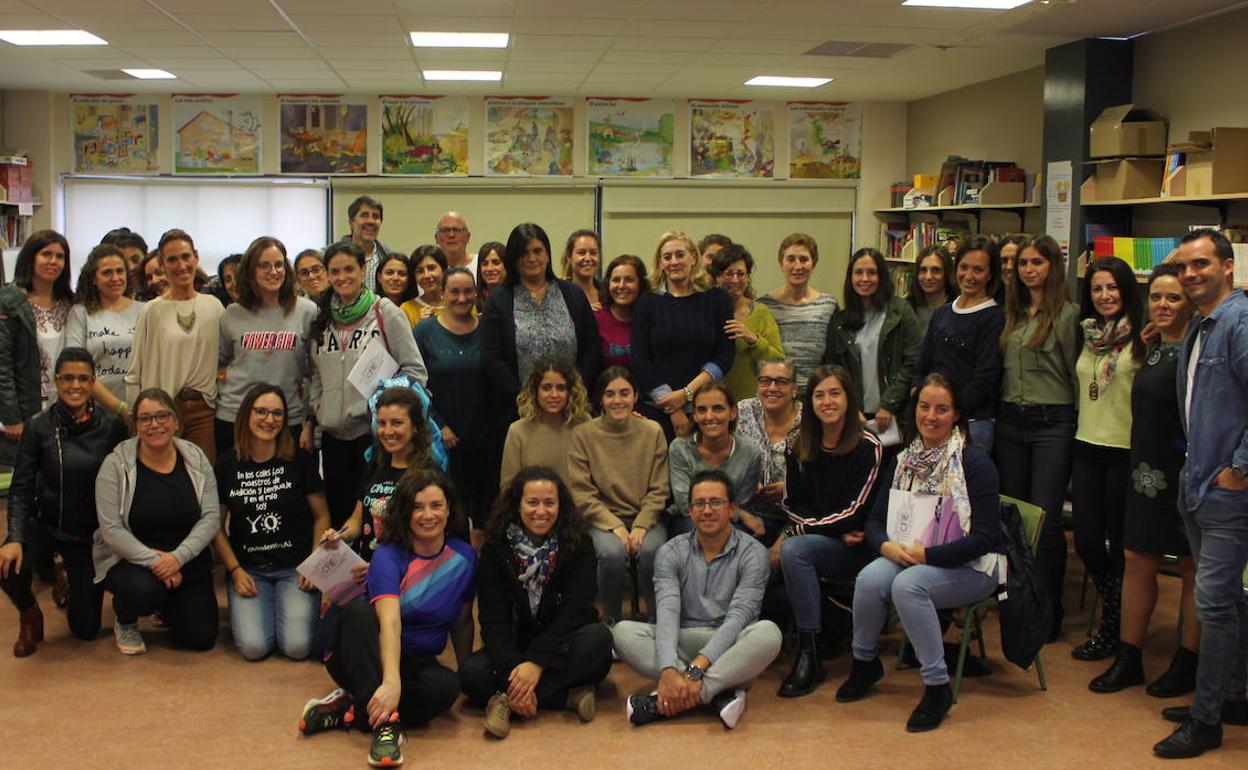 Grupo de profesores de Tierra de Campos durante el encuentro.