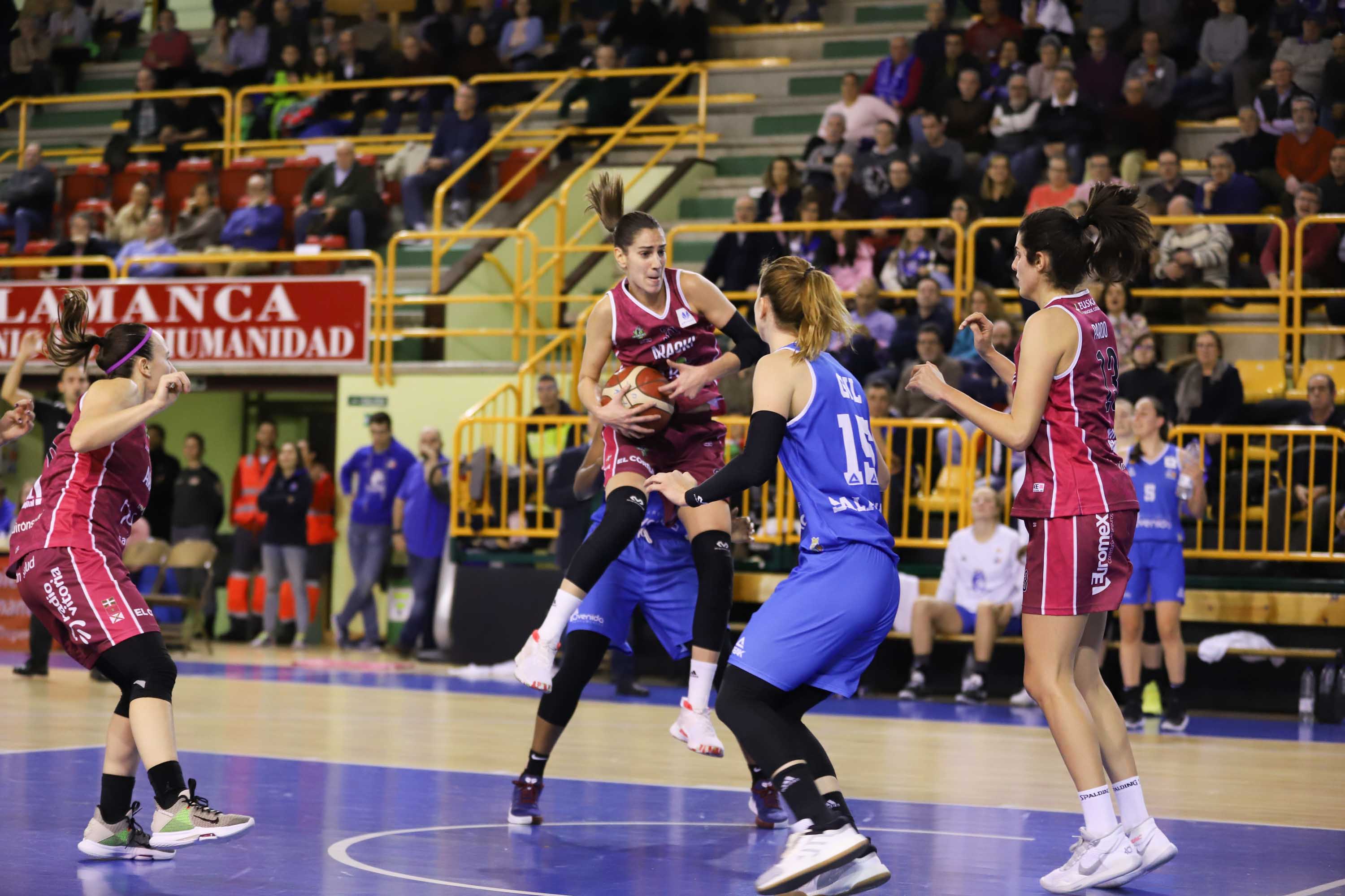 El equipo charro supera a Araski sin problemas tras las dos últimas derrotas ligueras en un duelo con varias jugadoras lesionadas en ambos equipos.
