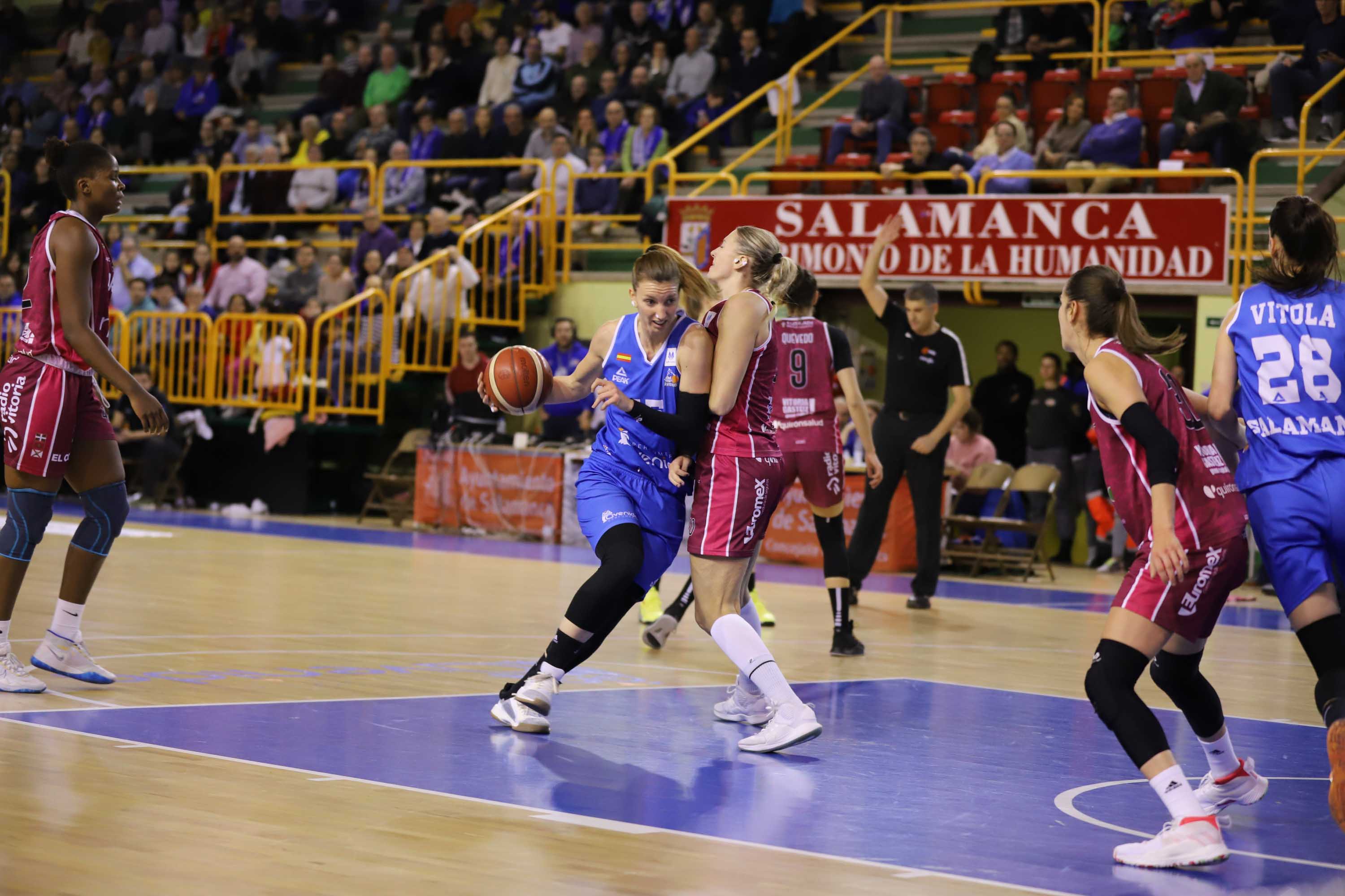 El equipo charro supera a Araski sin problemas tras las dos últimas derrotas ligueras en un duelo con varias jugadoras lesionadas en ambos equipos.