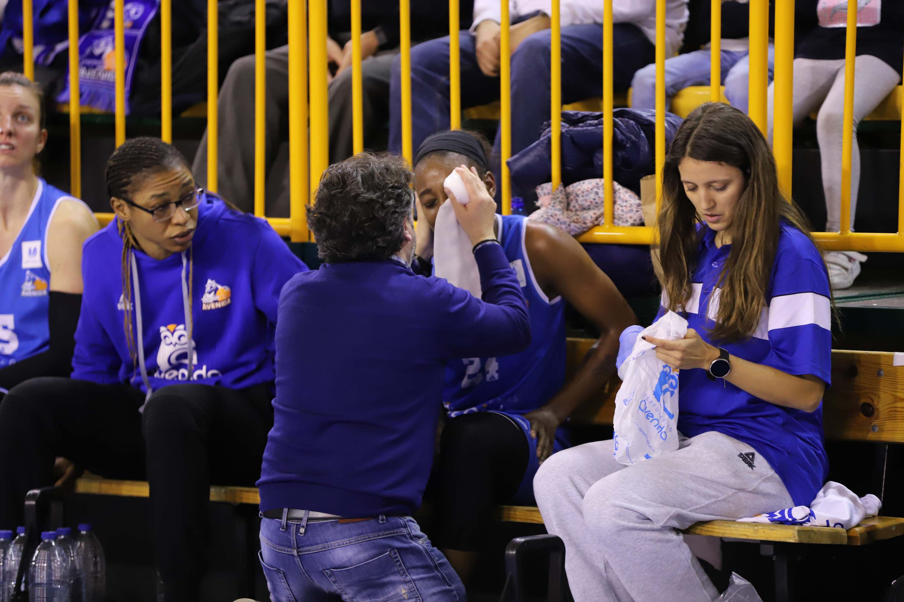 El equipo charro supera a Araski sin problemas tras las dos últimas derrotas ligueras en un duelo con varias jugadoras lesionadas en ambos equipos.