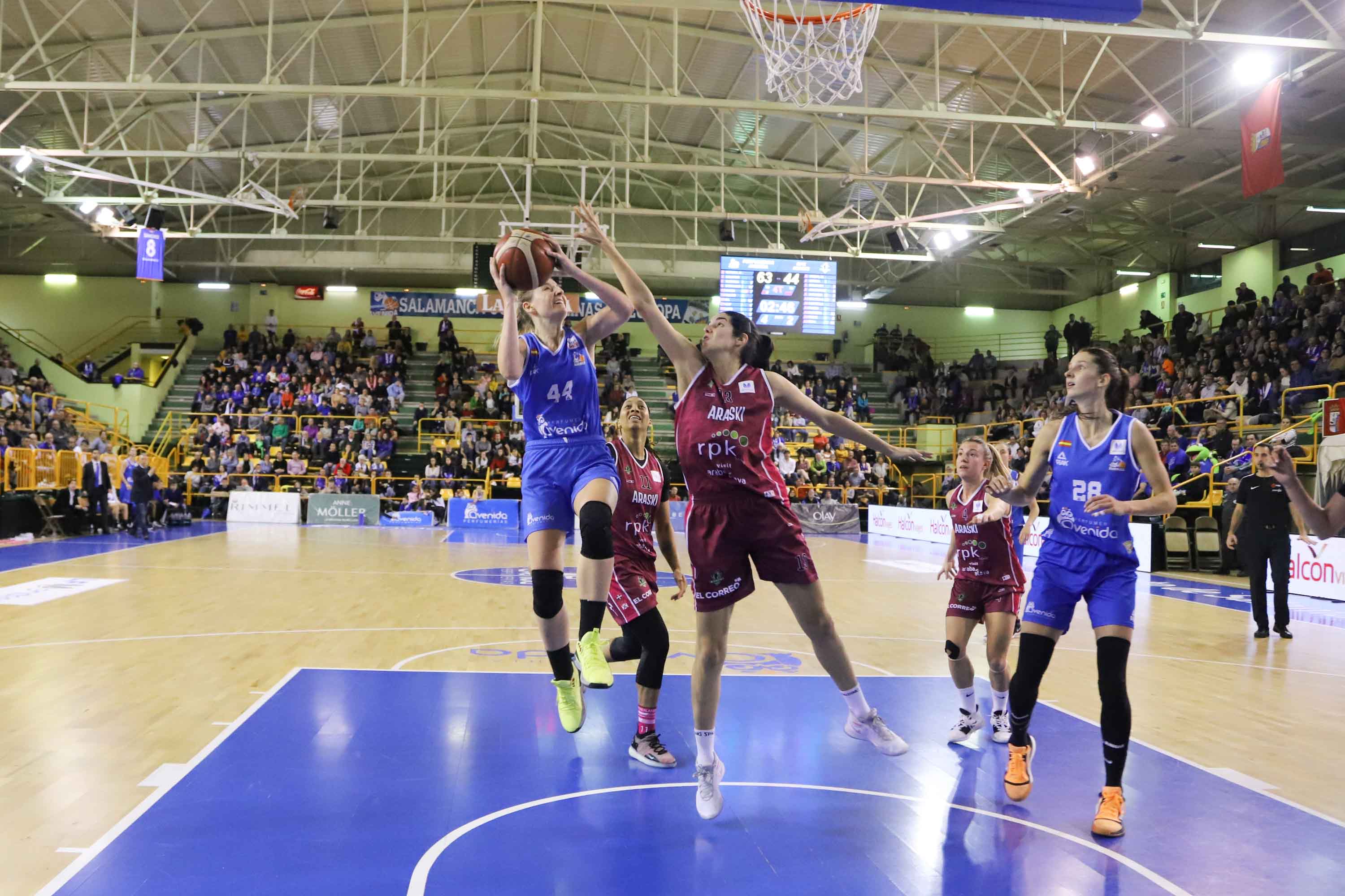 El equipo charro supera a Araski sin problemas tras las dos últimas derrotas ligueras en un duelo con varias jugadoras lesionadas en ambos equipos.