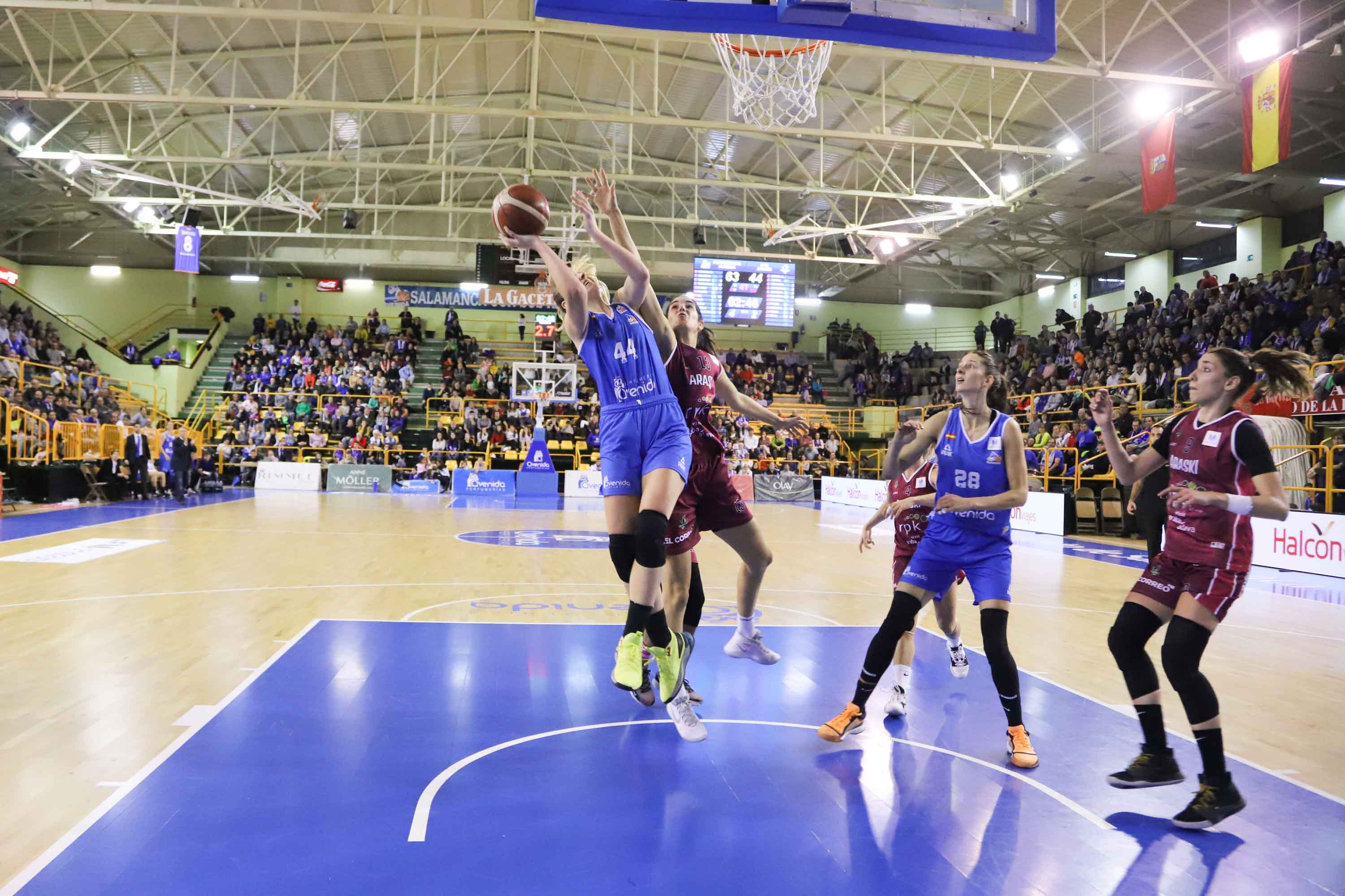El equipo charro supera a Araski sin problemas tras las dos últimas derrotas ligueras en un duelo con varias jugadoras lesionadas en ambos equipos.