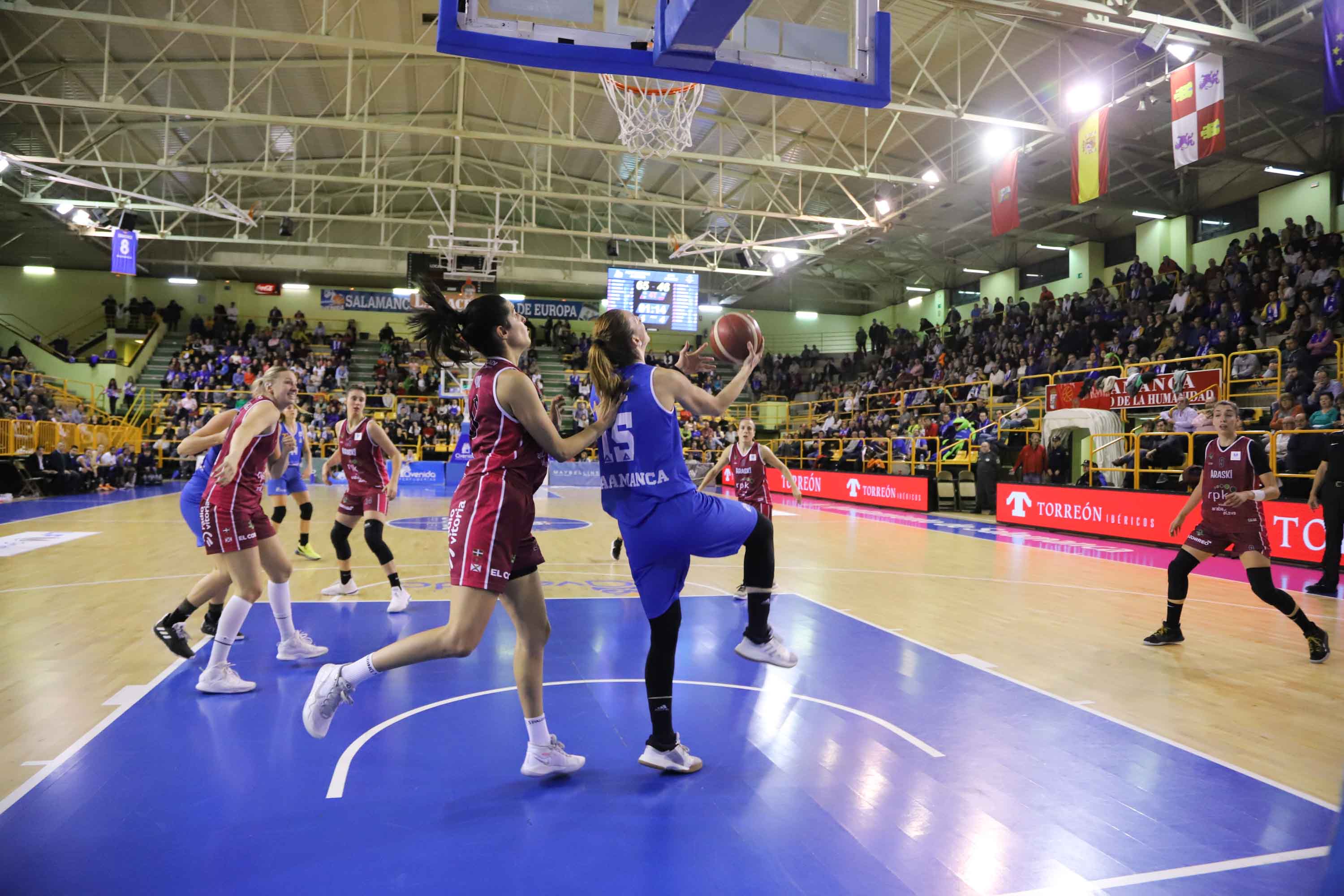 El equipo charro supera a Araski sin problemas tras las dos últimas derrotas ligueras en un duelo con varias jugadoras lesionadas en ambos equipos.