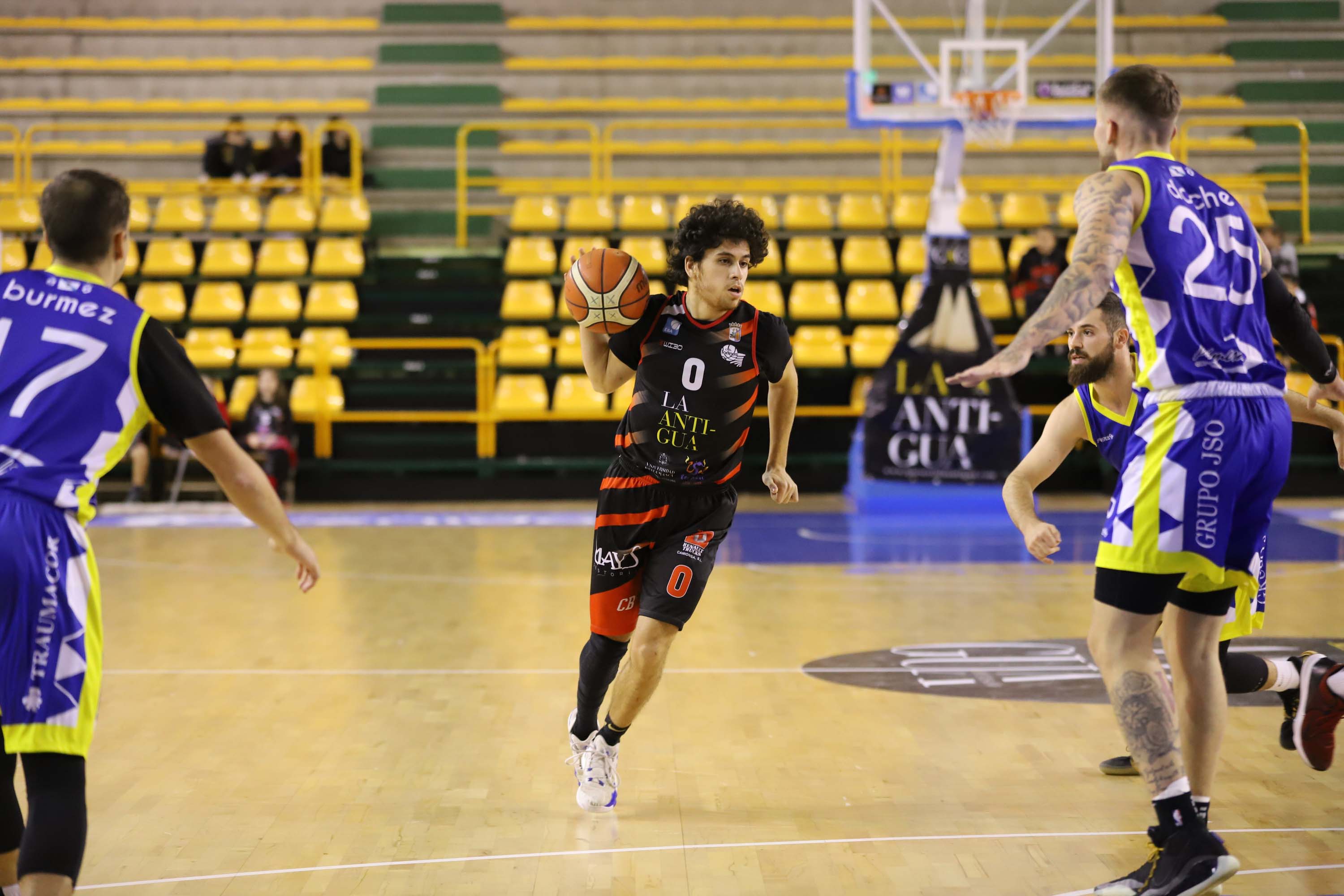 Los jugadores, durante el encuentro de este sábado.