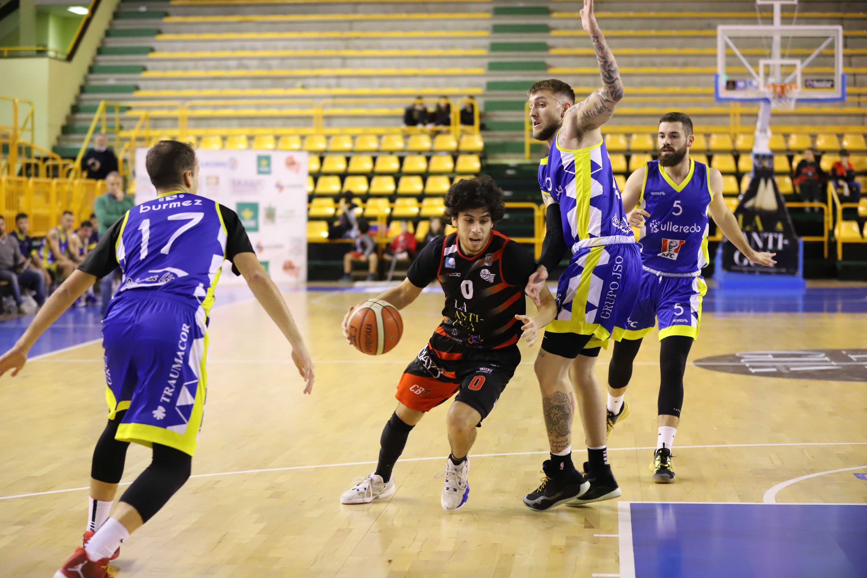 Los jugadores, durante el encuentro de este sábado.