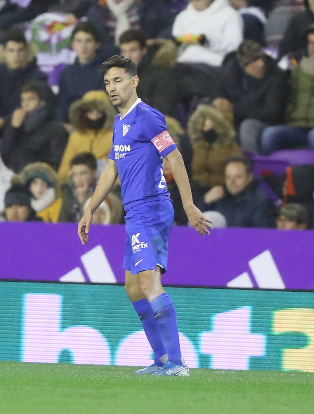 Un penalti marcado a la segunda por Banega lleva al Real Valladolid a sufrir la primera derrota de la temporada en Zorrilla.