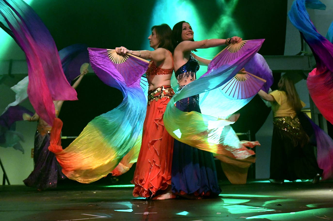La cita ha llenado el recinto artístico de bigotes, símbolo de este movimiento internacional por la salud masculina. 