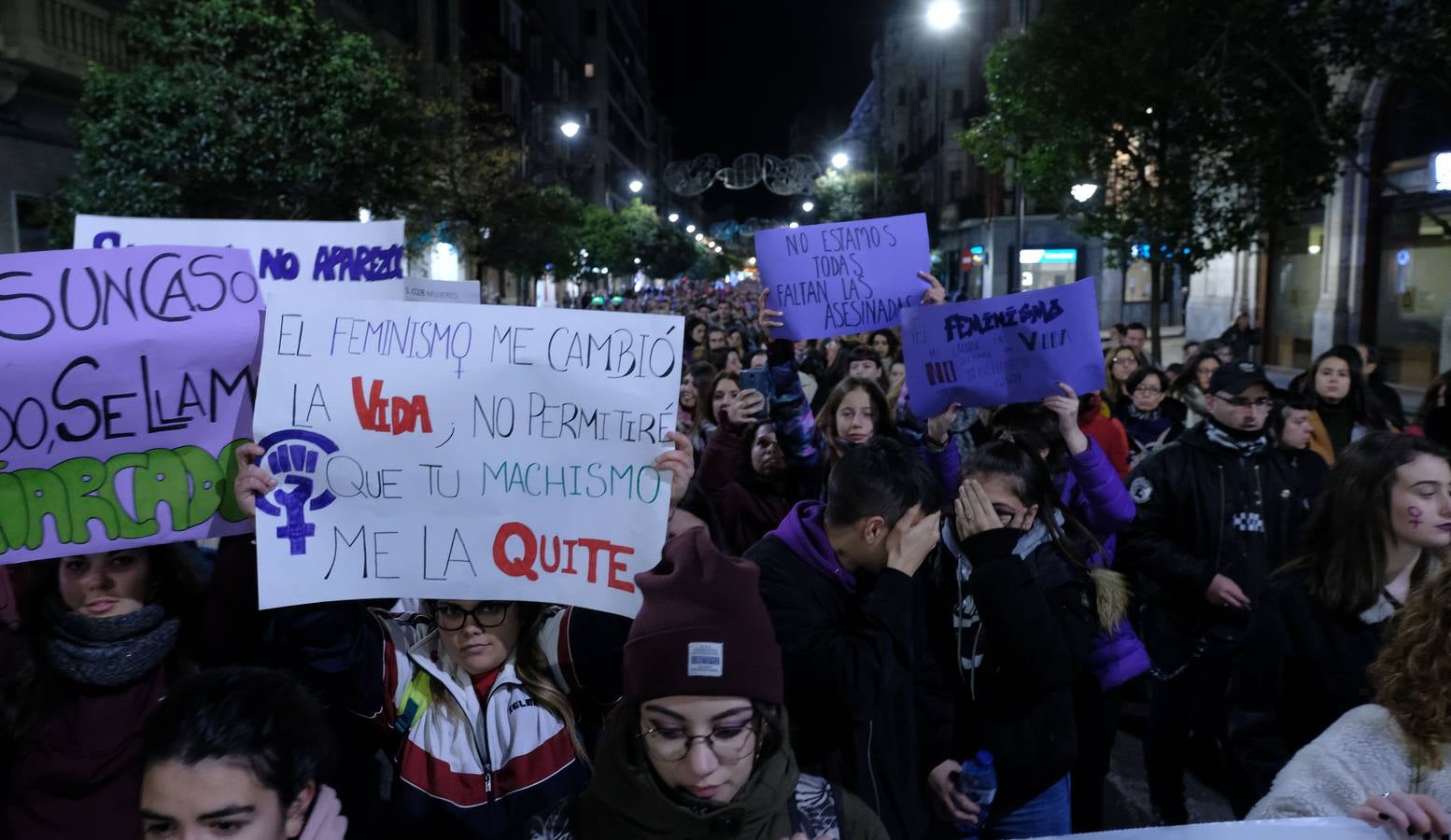 Más de 2.000 personas salieron hoy a las calles del centro de la ciudad convocadas por la Coordinadora de Mujeres 