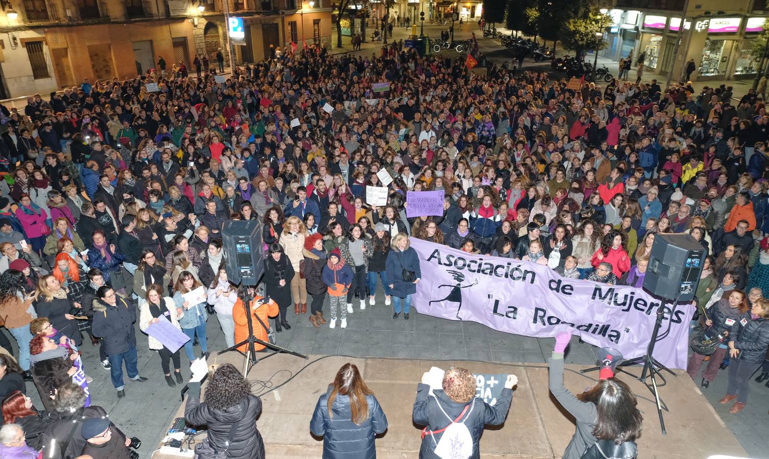 Más de 2.000 personas salieron hoy a las calles del centro de la ciudad convocadas por la Coordinadora de Mujeres 