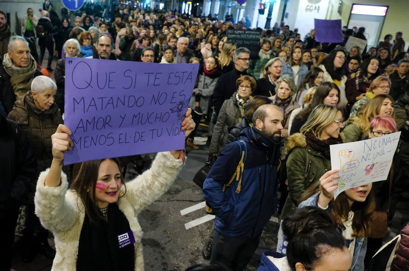 Más de 2.000 personas salieron hoy a las calles del centro de la ciudad convocadas por la Coordinadora de Mujeres 