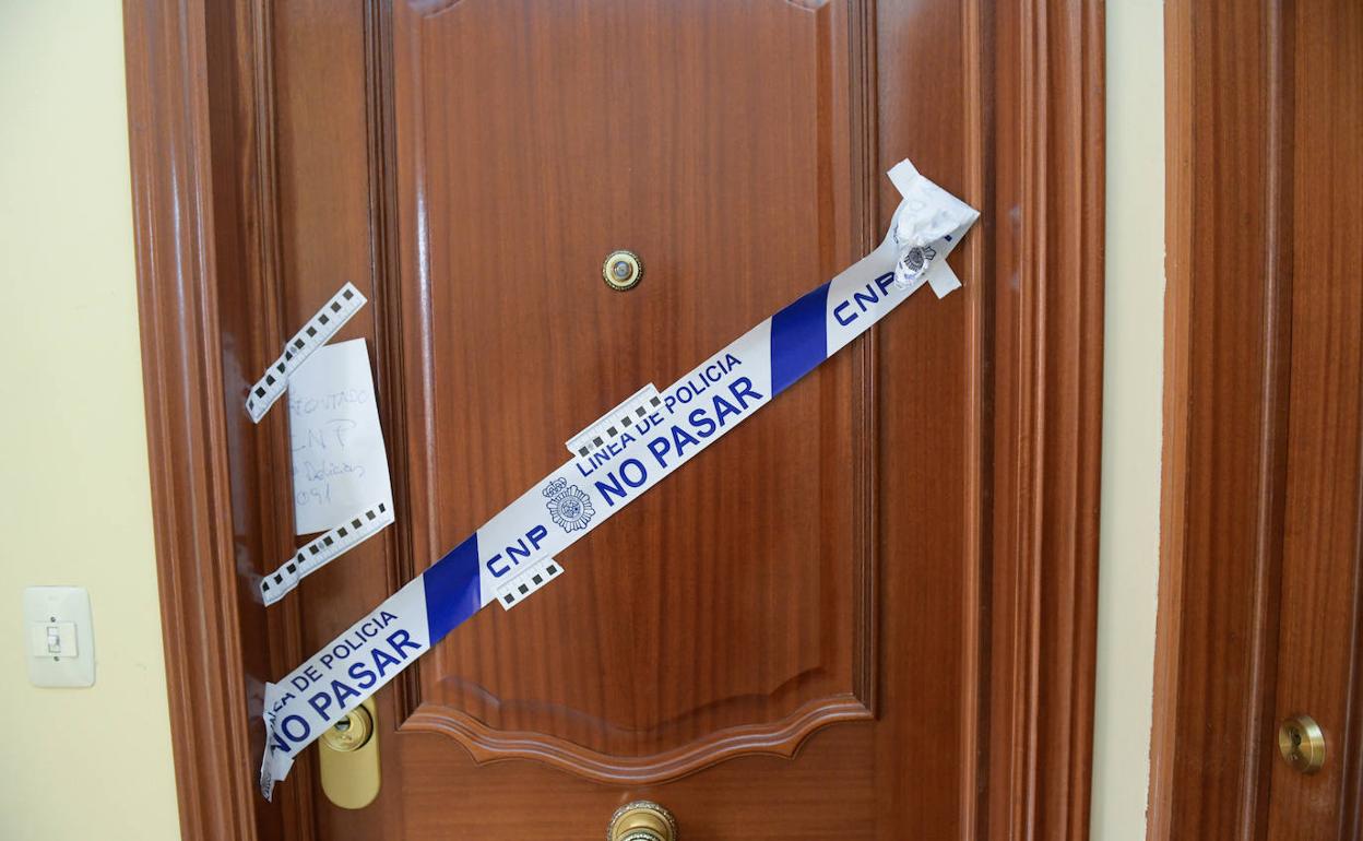 Puerta del domicilio donde se produjo la agresión