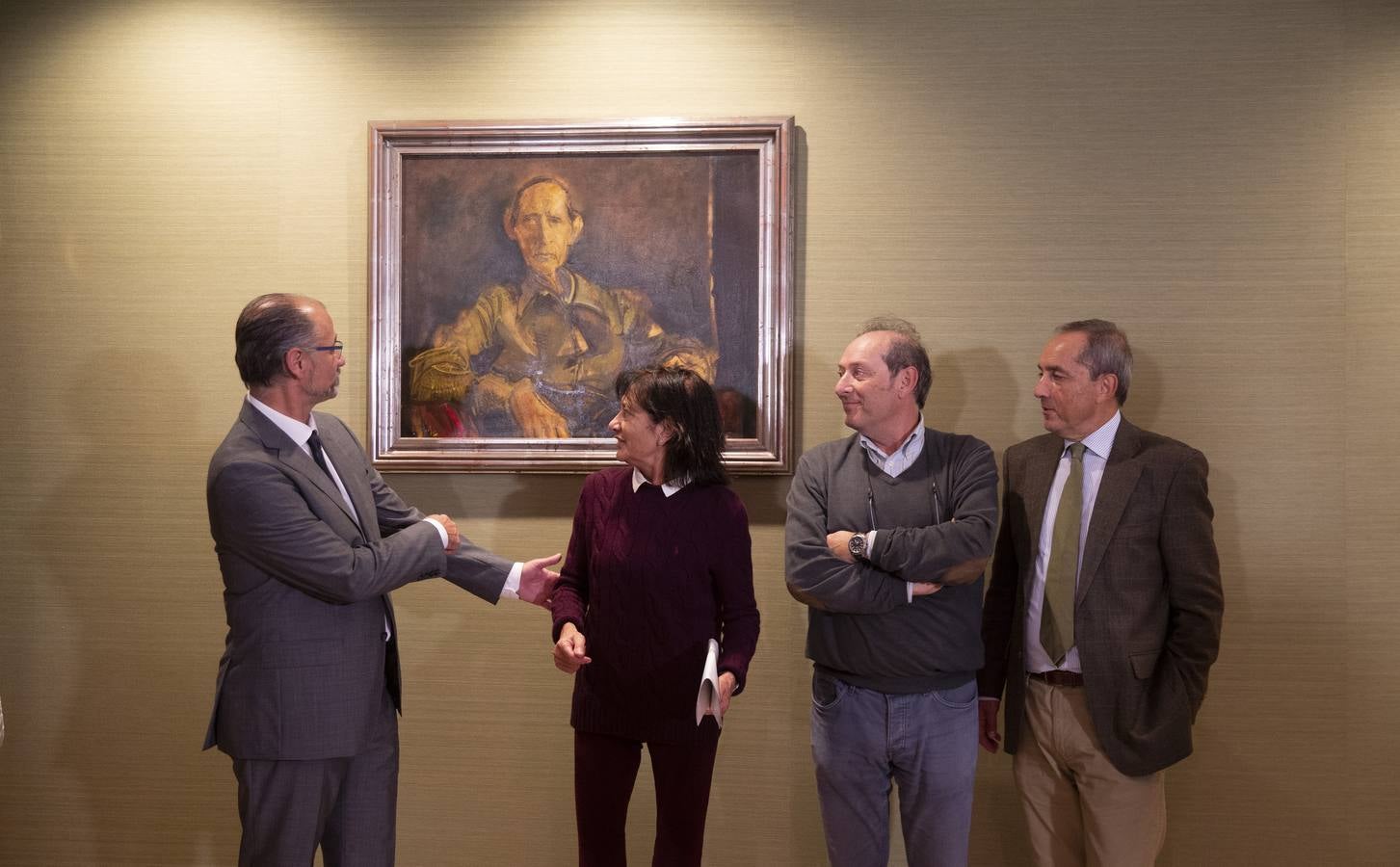 Un retrato y una placa con su nombre en la antigua sala de mesa y portavoces rinden tributo al escritor con motivo del centenario de su nacimiento 