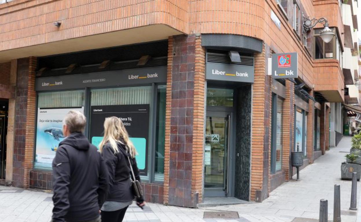 Sucursal de Liberbank en la calle San Lorenzo de Valladolid.