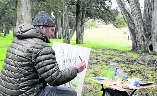 Carlos Sanz Aldea da unas pinceladas de color en su apunte al natural de la Sabina de Calatañazor.