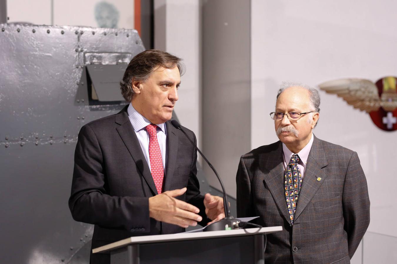 Fotos: Exposición de coches de la Guerra Civil en el Museo de Automoción de Salamanca