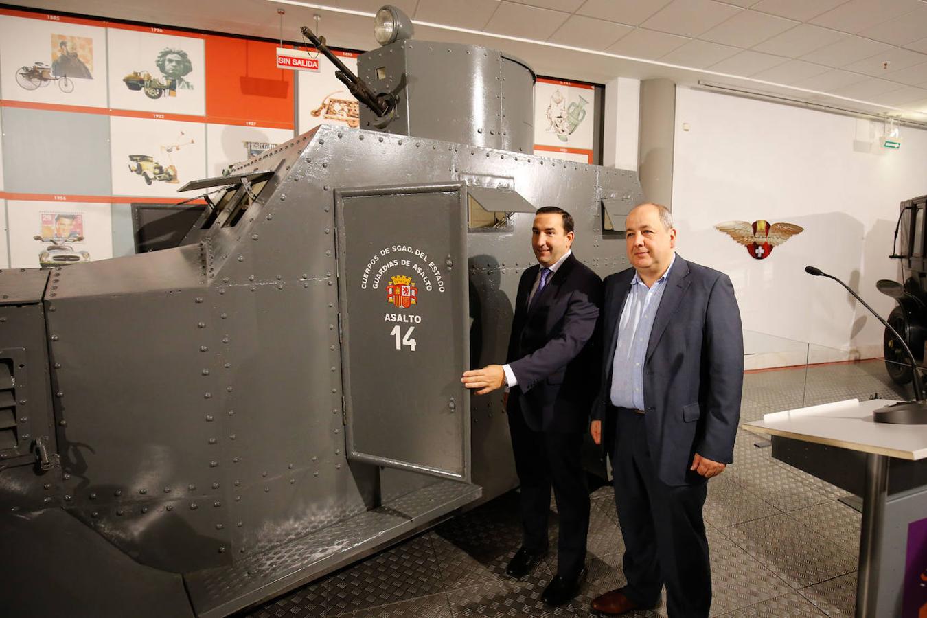 Fotos: Exposición de coches de la Guerra Civil en el Museo de Automoción de Salamanca
