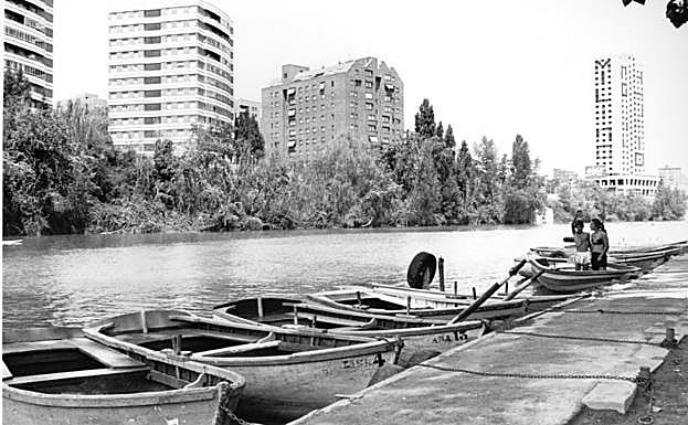 Las barcas de alquiler en el embarcadero de El Catarro, a principios de los años noventa.