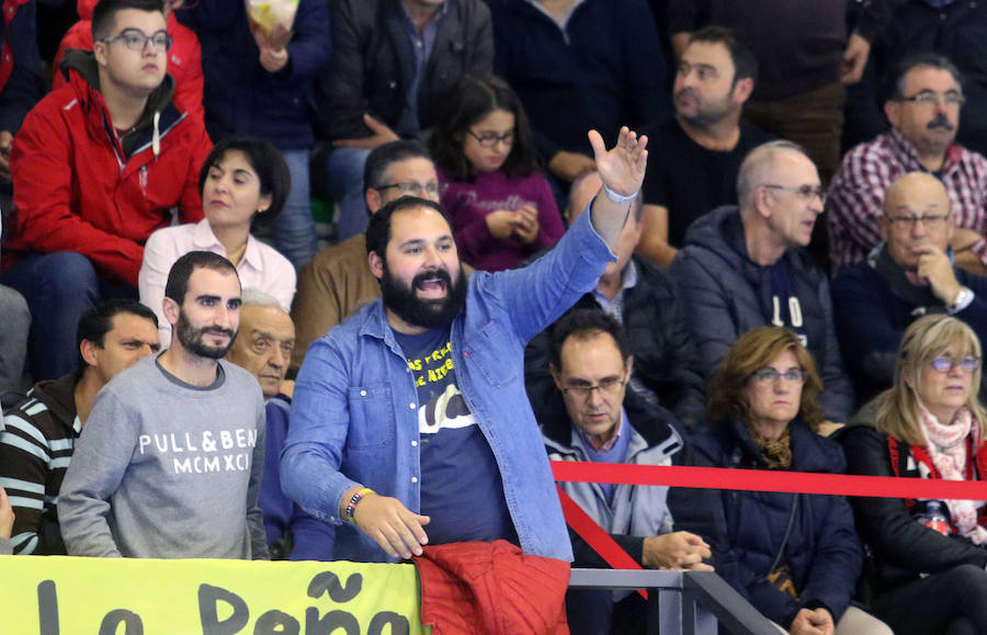 Fotos: Derrota del Balonmano Nava ante el Puente Genil (24-25) en un disputado partido