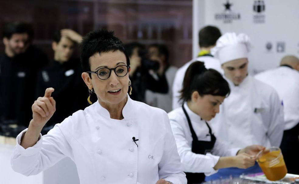 Carme Ruscadella, durante una clase de cocina. 