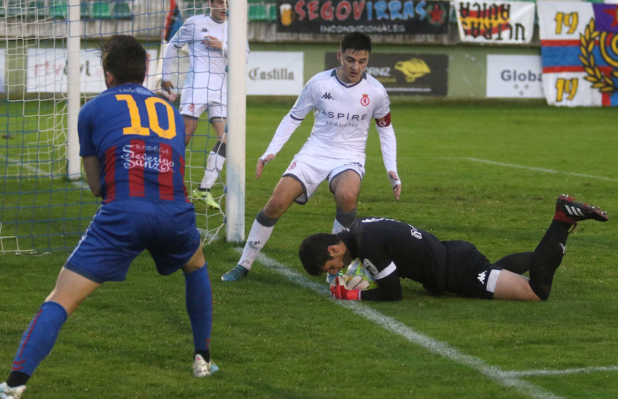Fotos: La Gimnástica Segoviana golea al Júpiter leonés