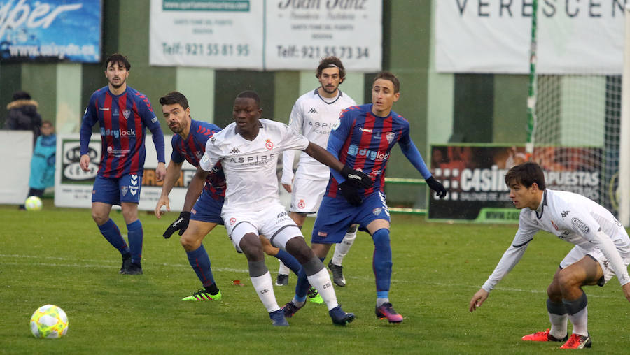 Fotos: La Gimnástica Segoviana golea al Júpiter leonés