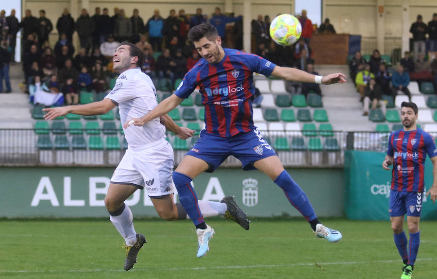 Fotos: La Gimnástica Segoviana golea al Júpiter leonés