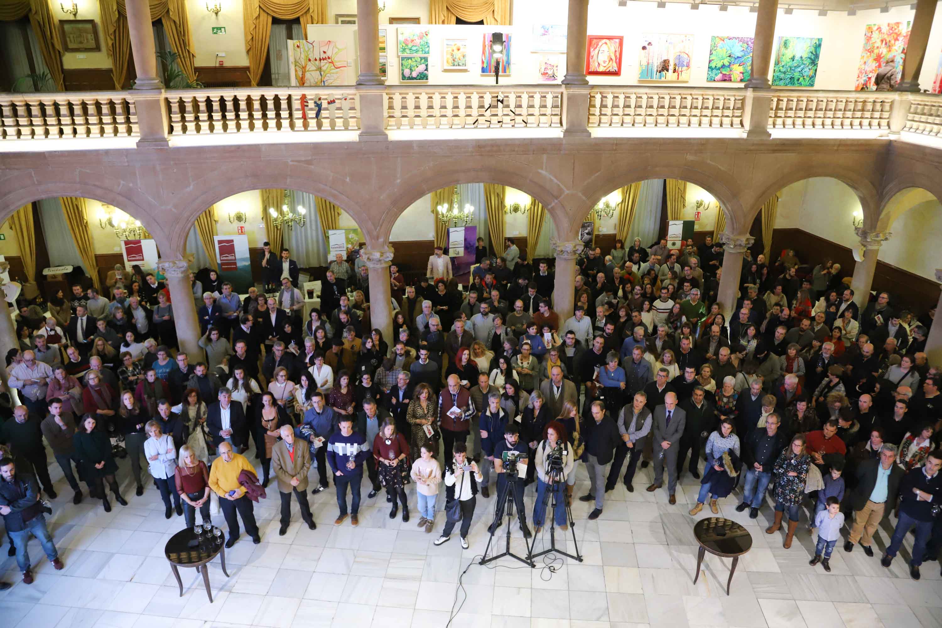 La gala de 2019 se celebró, un año más, en el incomparable marco del Casino de Salamanca, adornado para la ocasión con estandartes bordados con motivos serranos de Mogarraz y San Esteban de la Sierra