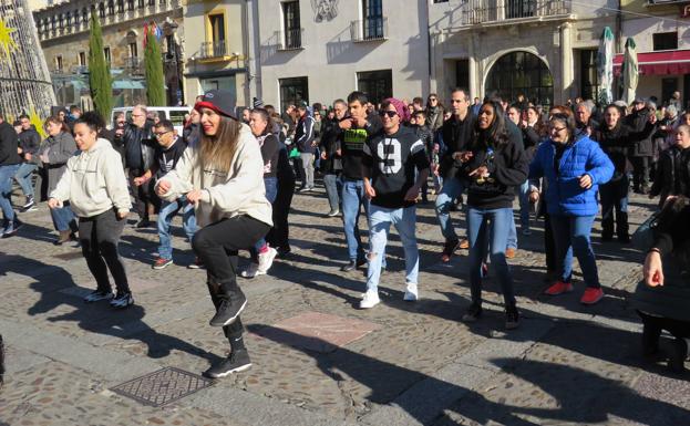 Un 'flashmob' por la integración.