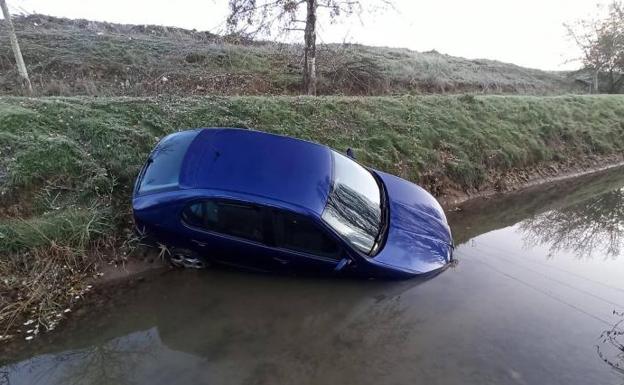 La 'banda del BMW' roba otro Seat León y lo arroja en marcha en el Canal del Duero en Valladolid