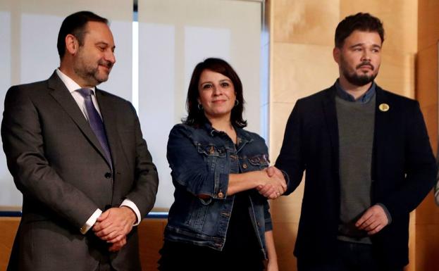 Ábalos, Lastra y Rufián, antes de sentarse a negociar- 