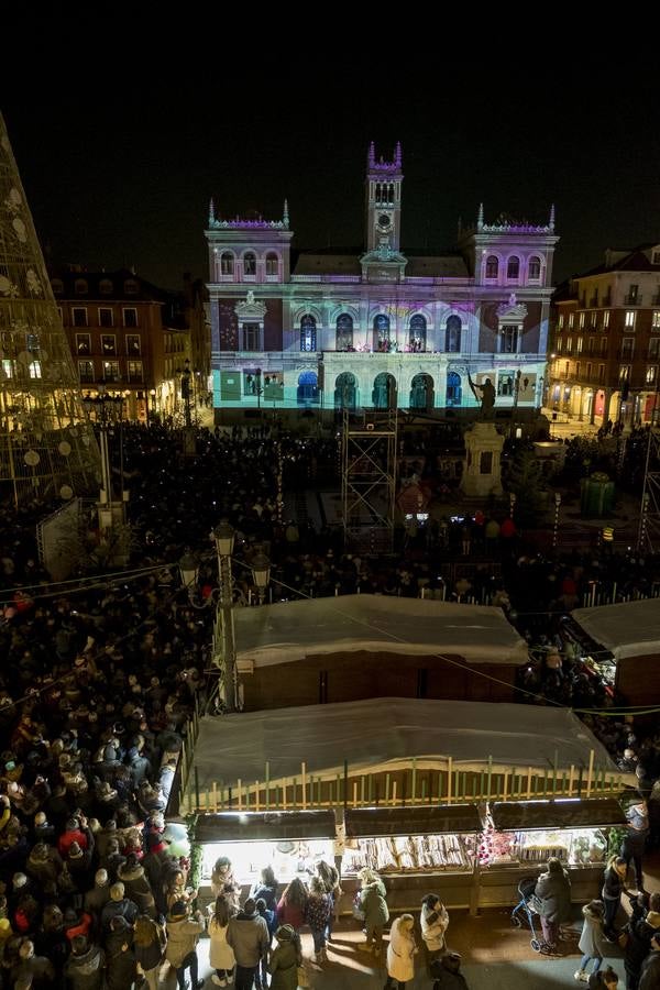 Que además contó con un recital de villancicos a cargo de Cover Club en el balcón consistorial dentro de los actos navideños organizados por el Ayuntamiento
