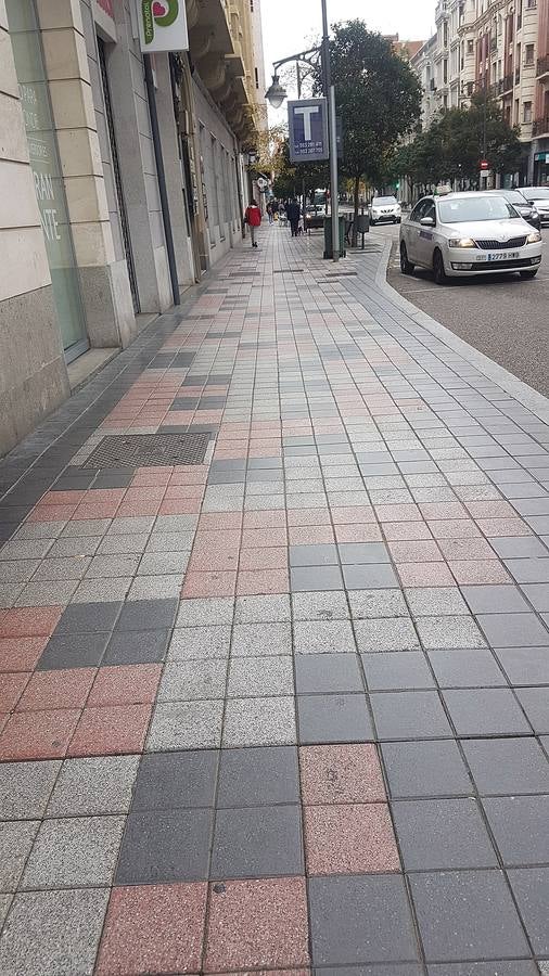 Fotos: Placas con historia en el suelo de Valladolid