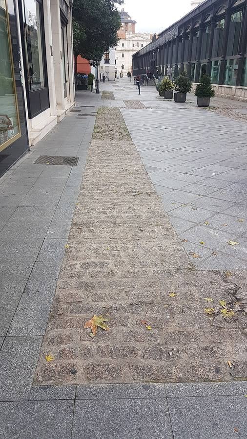 Evocación del cauce del ramal norte del Esgueva en la calle Sandoval.