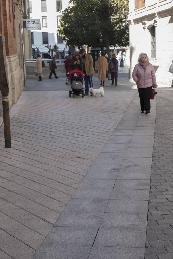 Recuerdos del trazado de la iglesia de Jesús, antes de ser alineada con el resto de la calle.