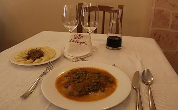 Menú del restaurante Los Nogales, en Torresandino, en la provincia de Burgos. 
