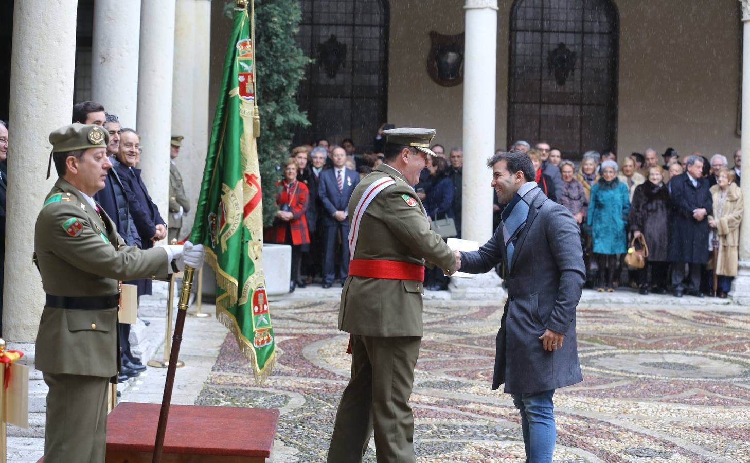 El arma de Infantería, el Cuerpo Jurídico Militar y los capellanes castrenses festejaron hoy a su patrona, la Inmaculada Concepción, en un acto celebrado en el Palacio Real de Valladolid