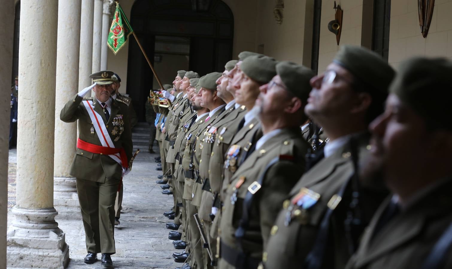 El arma de Infantería, el Cuerpo Jurídico Militar y los capellanes castrenses festejaron hoy a su patrona, la Inmaculada Concepción, en un acto celebrado en el Palacio Real de Valladolid
